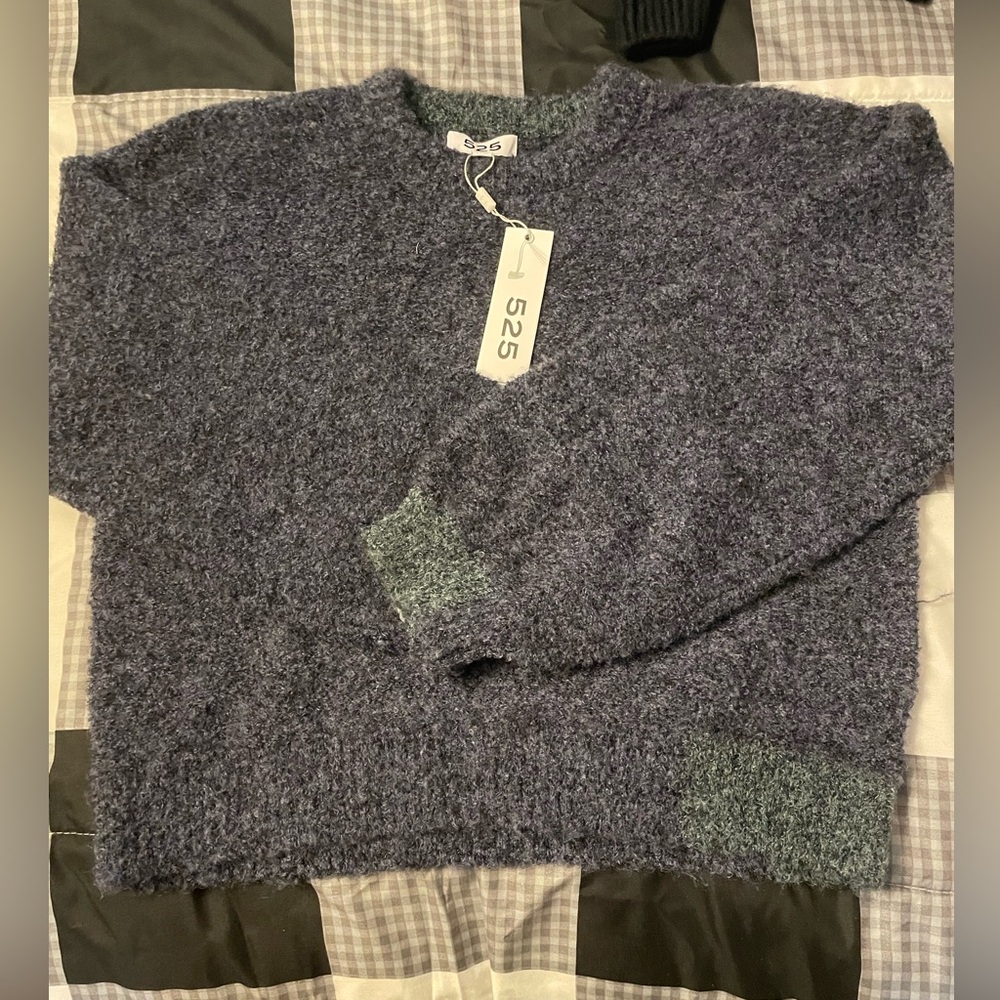 NWT 525 America Sweater S